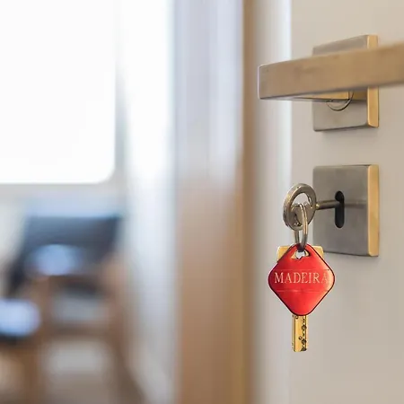 Lisbon Airport Suites * Lisboa