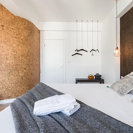 Lisbon Airport Suites Apartamento *